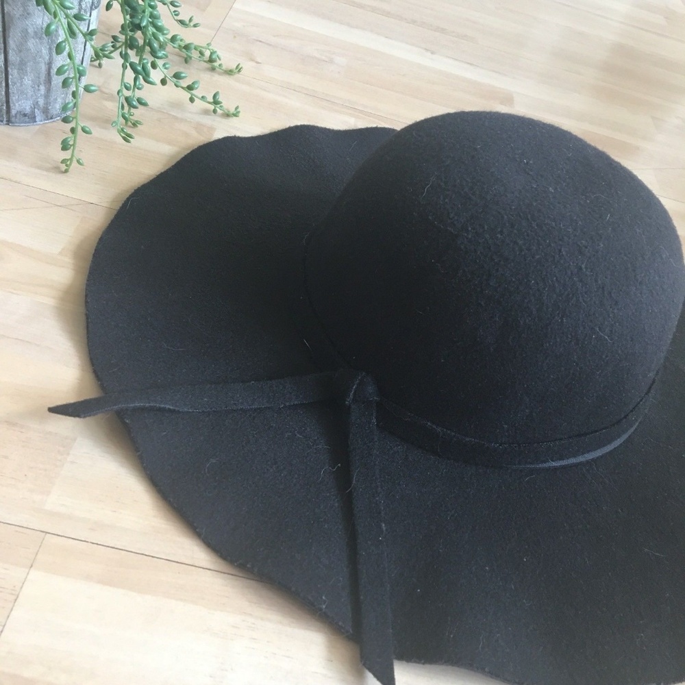 Women's Black Wool/Felt Floppy Hat